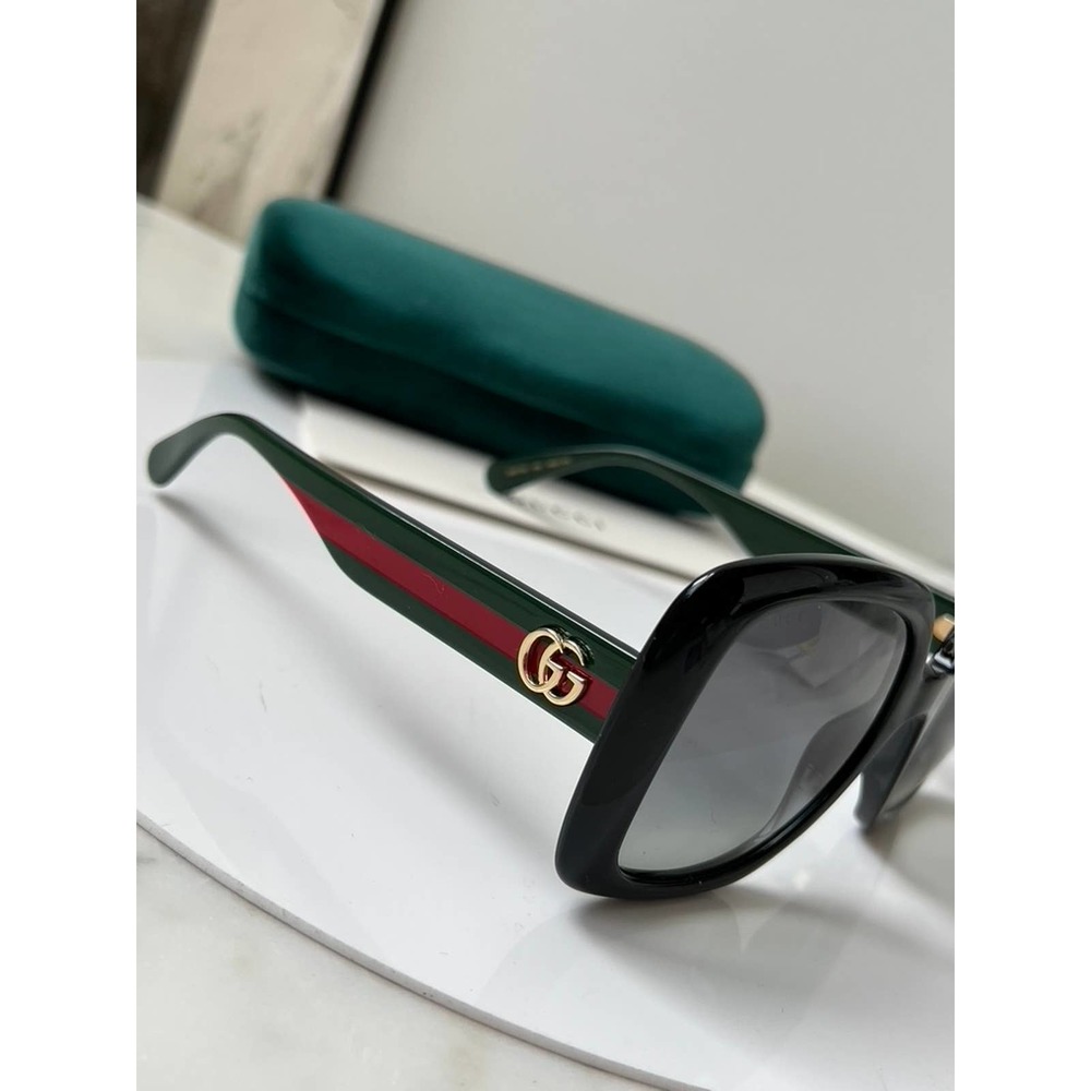 NEW GUCCI GG0713S Black Striped Arm Sunglasses $435 - Picture 8 of 10